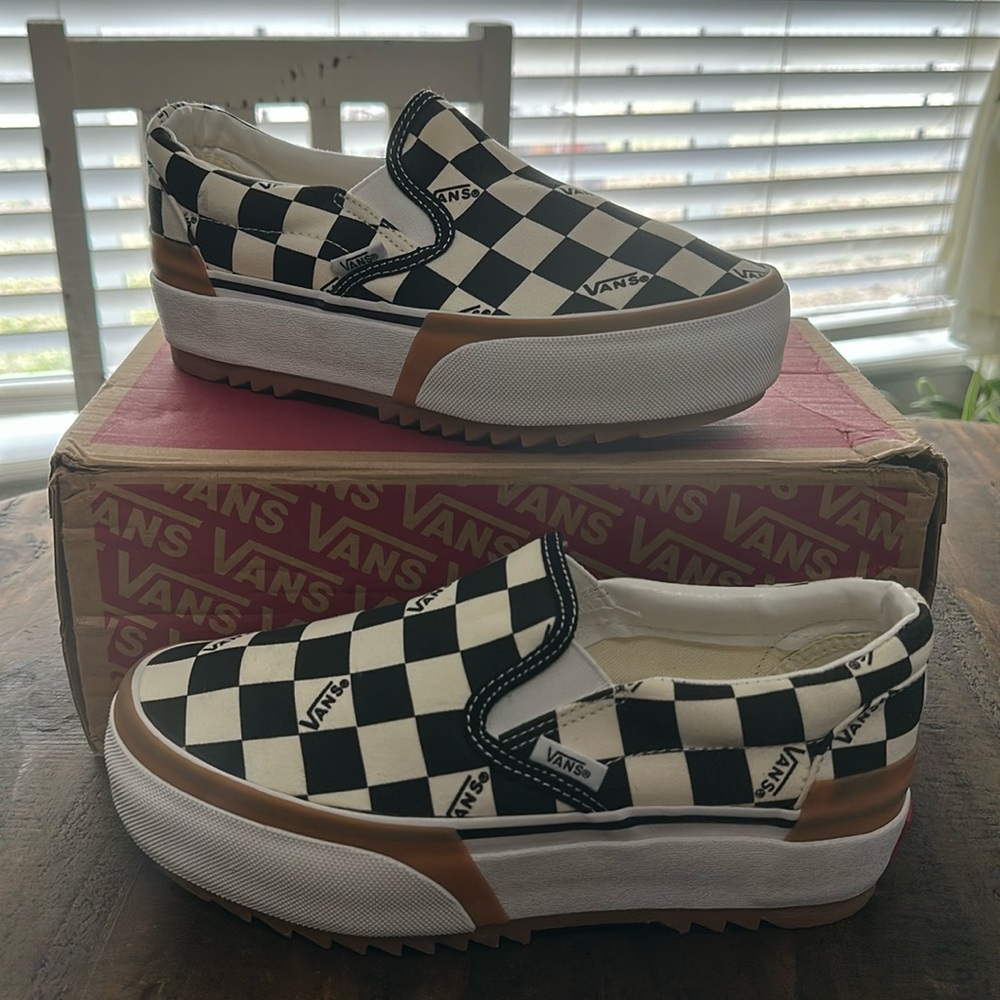 Women’s Vans platform slip on shoe